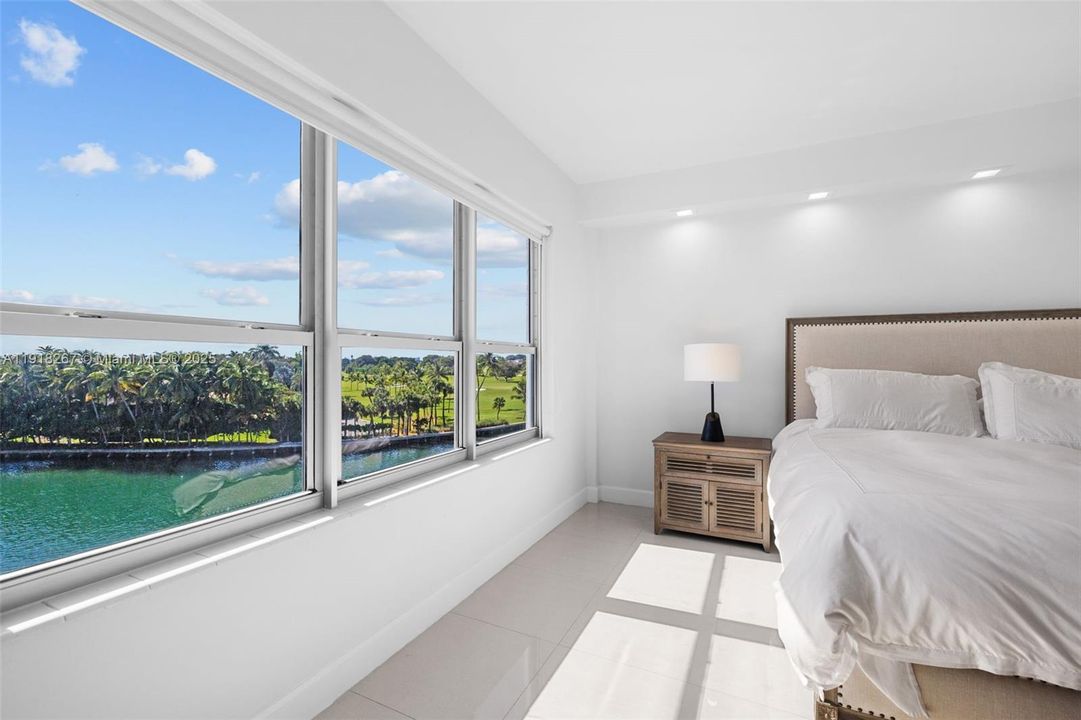 合同活跃: $6,200 (2 贝兹, 2 浴室, 1820 平方英尺)