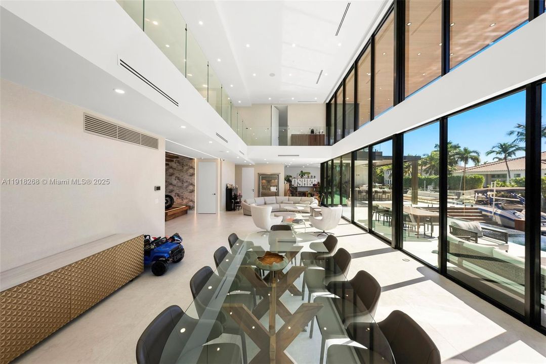 出租: $50,000 (6 贝兹, 6 浴室, 5648 平方英尺)