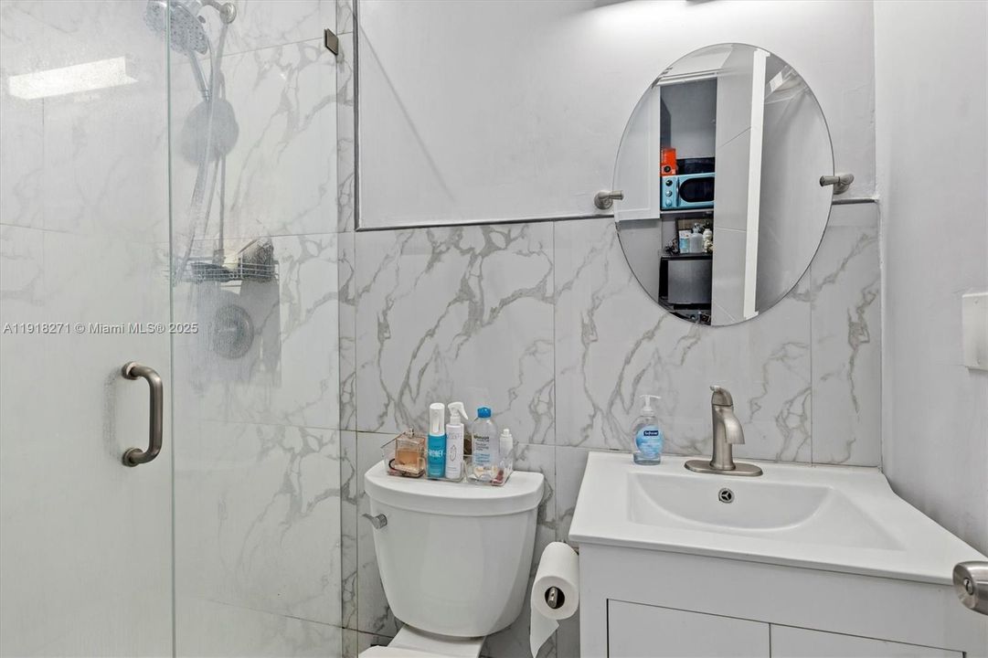 合同活跃: $680,000 (3 贝兹, 2 浴室, 1450 平方英尺)