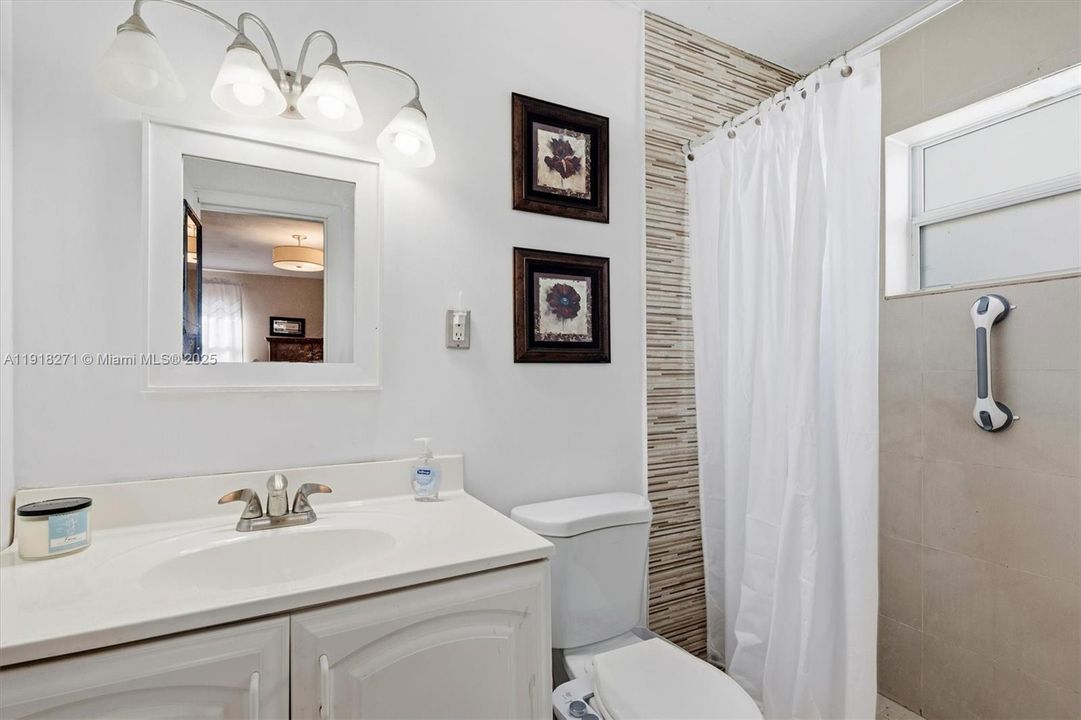 合同活跃: $680,000 (3 贝兹, 2 浴室, 1450 平方英尺)