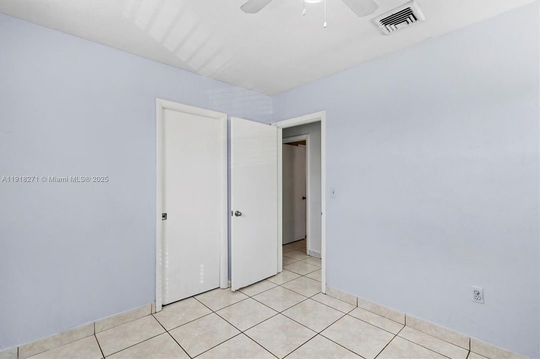 合同活跃: $680,000 (3 贝兹, 2 浴室, 1450 平方英尺)