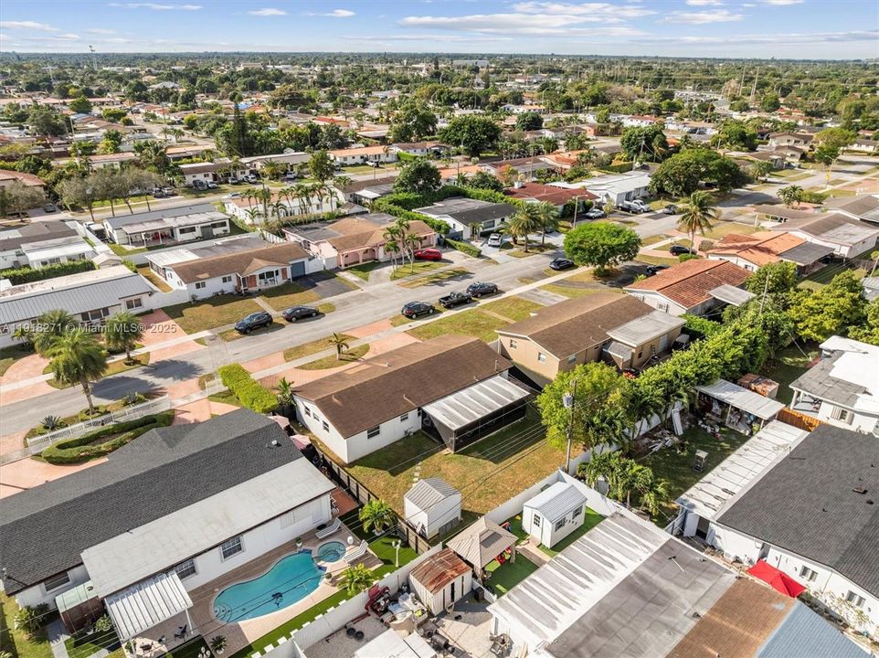 合同活跃: $680,000 (3 贝兹, 2 浴室, 1450 平方英尺)