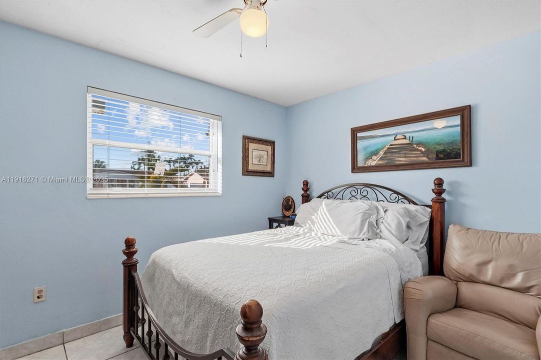 合同活跃: $680,000 (3 贝兹, 2 浴室, 1450 平方英尺)