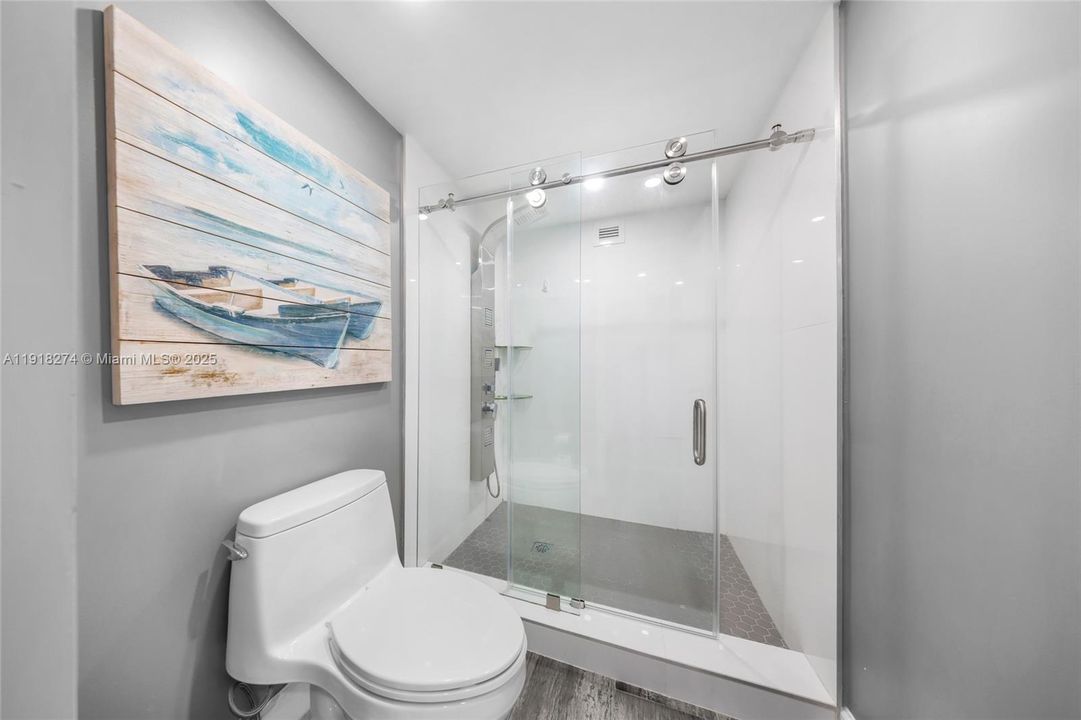 Active With Contract: $474,900 (2 beds, 2 baths, 1455 Square Feet)