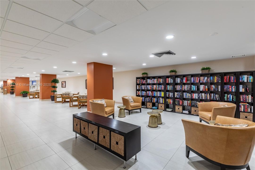 Active With Contract: $474,900 (2 beds, 2 baths, 1455 Square Feet)