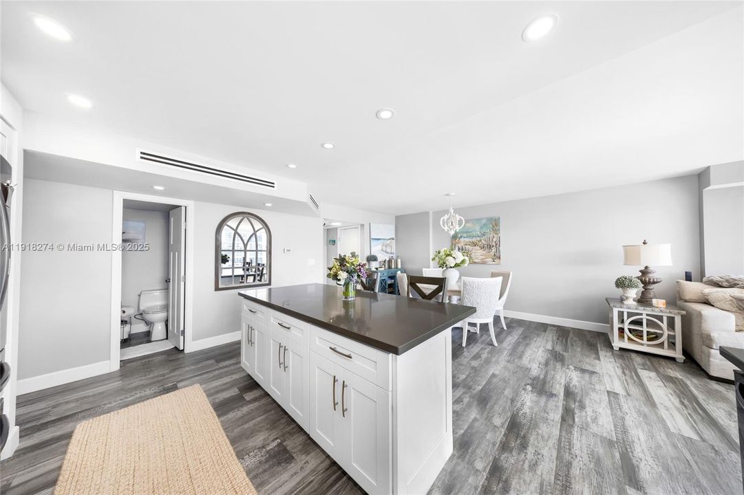 Active With Contract: $474,900 (2 beds, 2 baths, 1455 Square Feet)