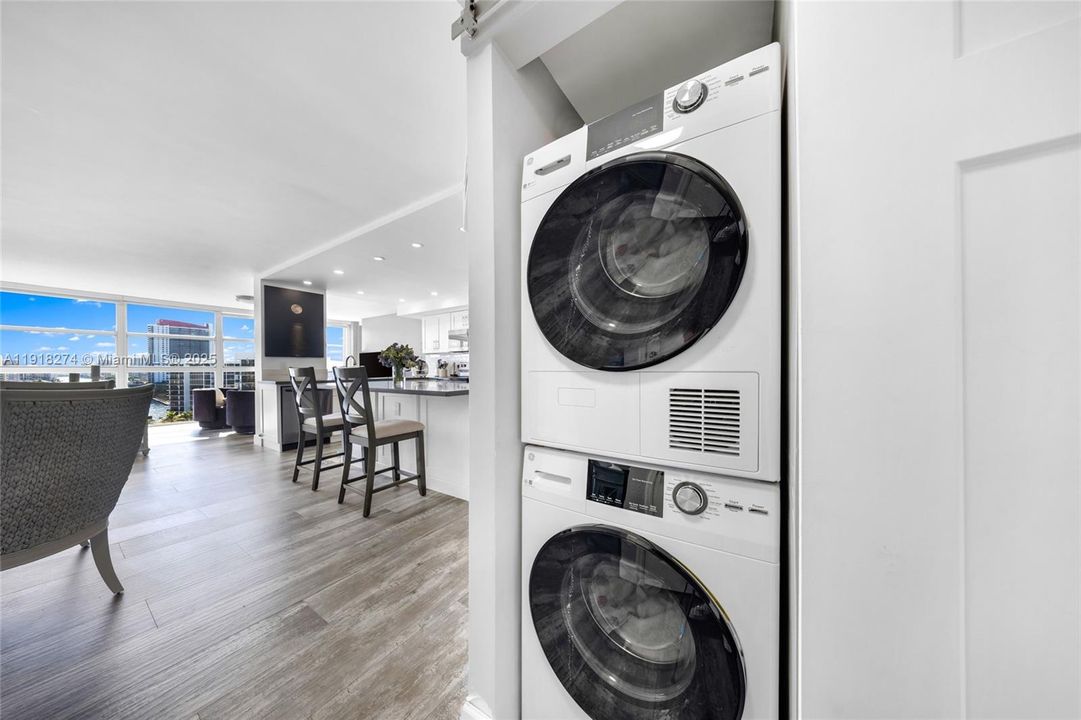 Active With Contract: $474,900 (2 beds, 2 baths, 1455 Square Feet)