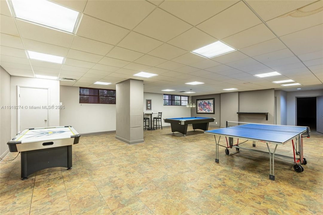 Active With Contract: $474,900 (2 beds, 2 baths, 1455 Square Feet)