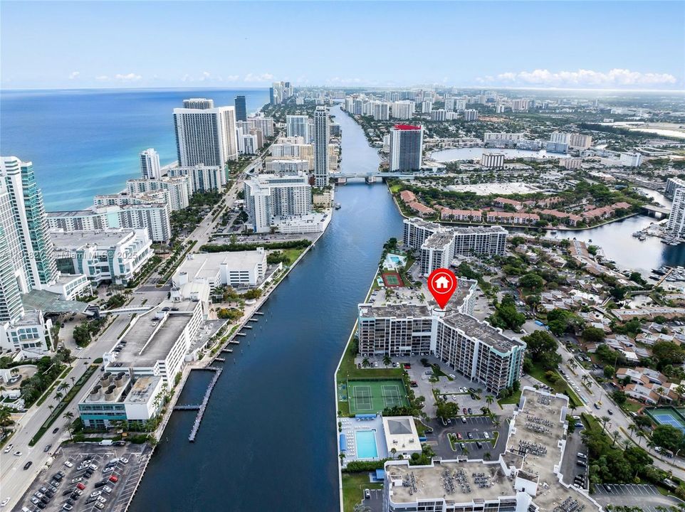 Active With Contract: $474,900 (2 beds, 2 baths, 1455 Square Feet)