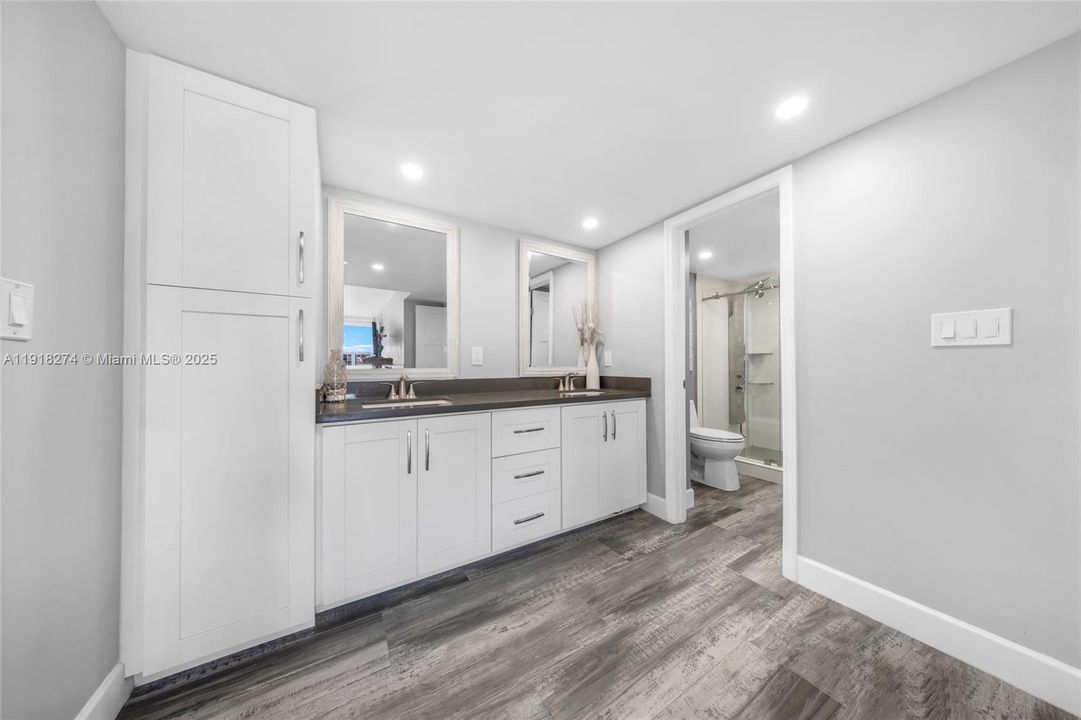 Active With Contract: $474,900 (2 beds, 2 baths, 1455 Square Feet)