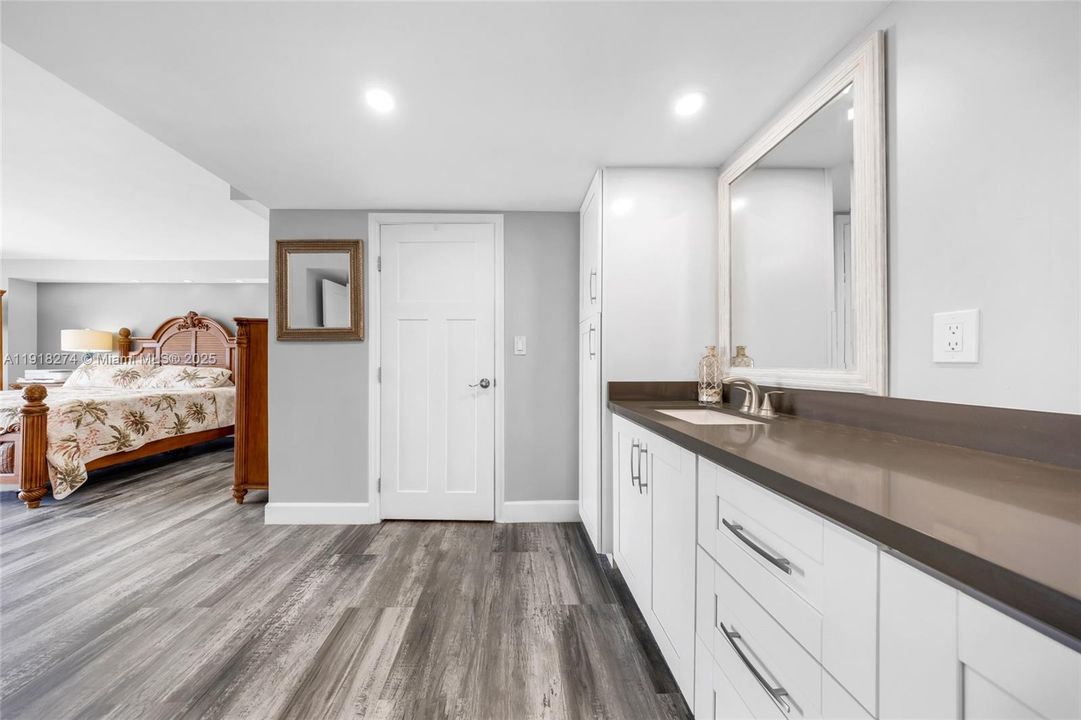 Active With Contract: $474,900 (2 beds, 2 baths, 1455 Square Feet)