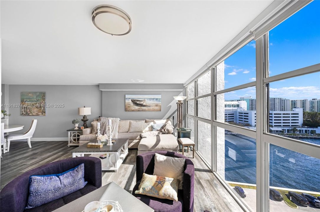 Active With Contract: $474,900 (2 beds, 2 baths, 1455 Square Feet)