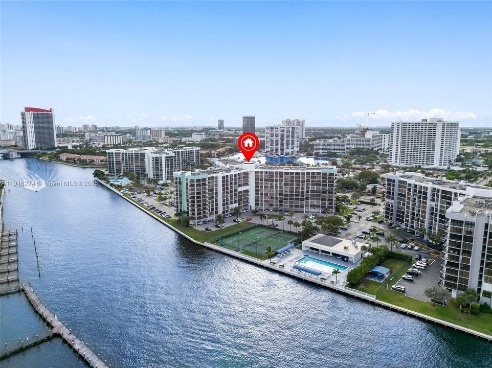 Active With Contract: $474,900 (2 beds, 2 baths, 1455 Square Feet)