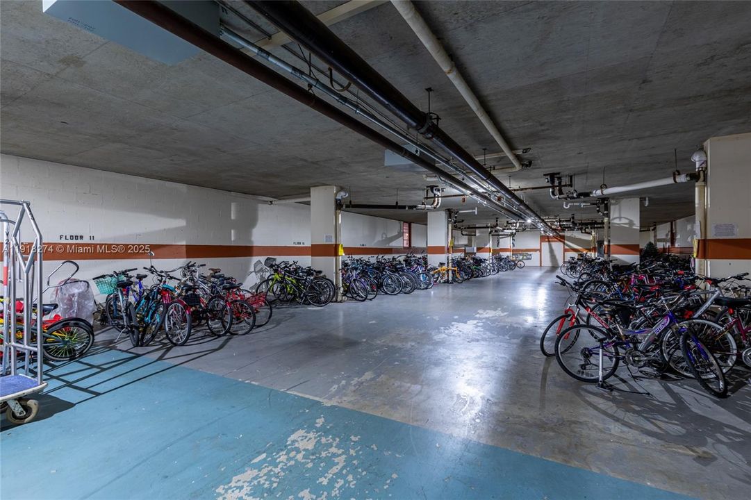 Active With Contract: $474,900 (2 beds, 2 baths, 1455 Square Feet)