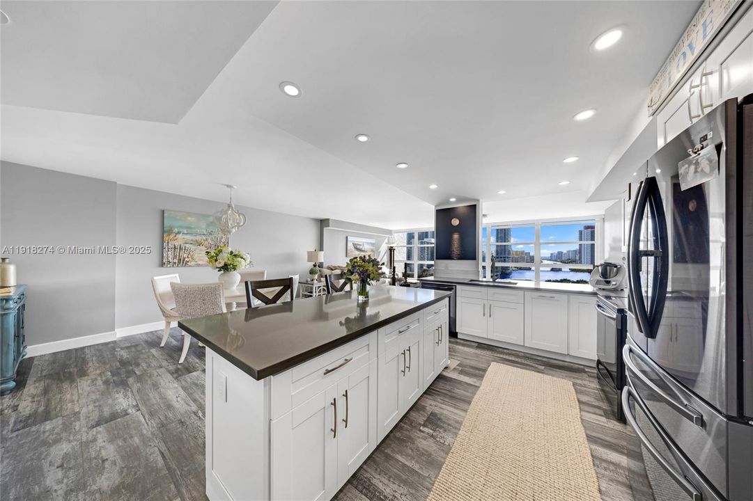Active With Contract: $474,900 (2 beds, 2 baths, 1455 Square Feet)