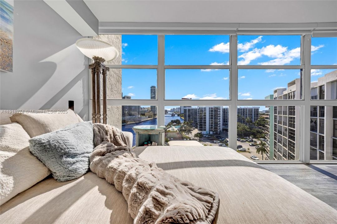 Active With Contract: $474,900 (2 beds, 2 baths, 1455 Square Feet)