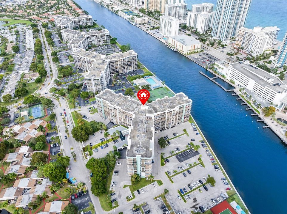 Active With Contract: $474,900 (2 beds, 2 baths, 1455 Square Feet)