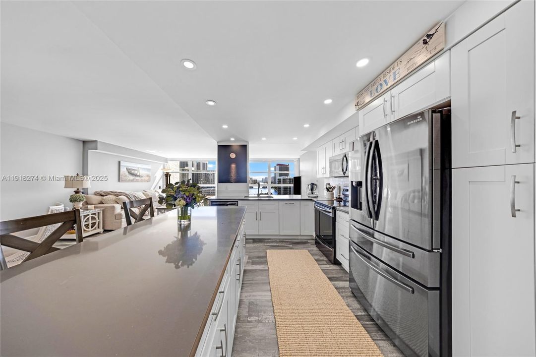 Active With Contract: $474,900 (2 beds, 2 baths, 1455 Square Feet)