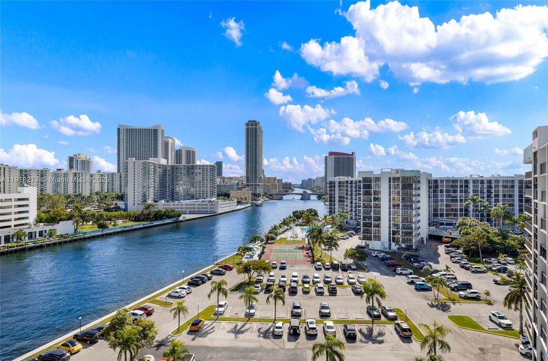 Active With Contract: $474,900 (2 beds, 2 baths, 1455 Square Feet)