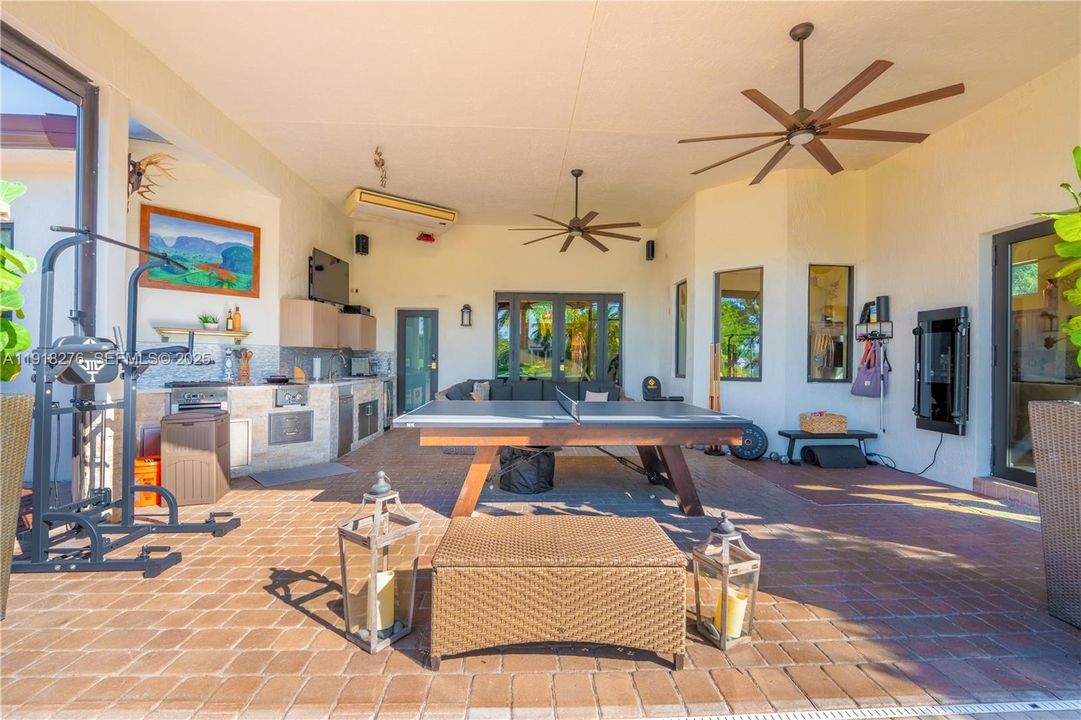 待售: $1,750,000 (4 贝兹, 3 浴室, 3060 平方英尺)