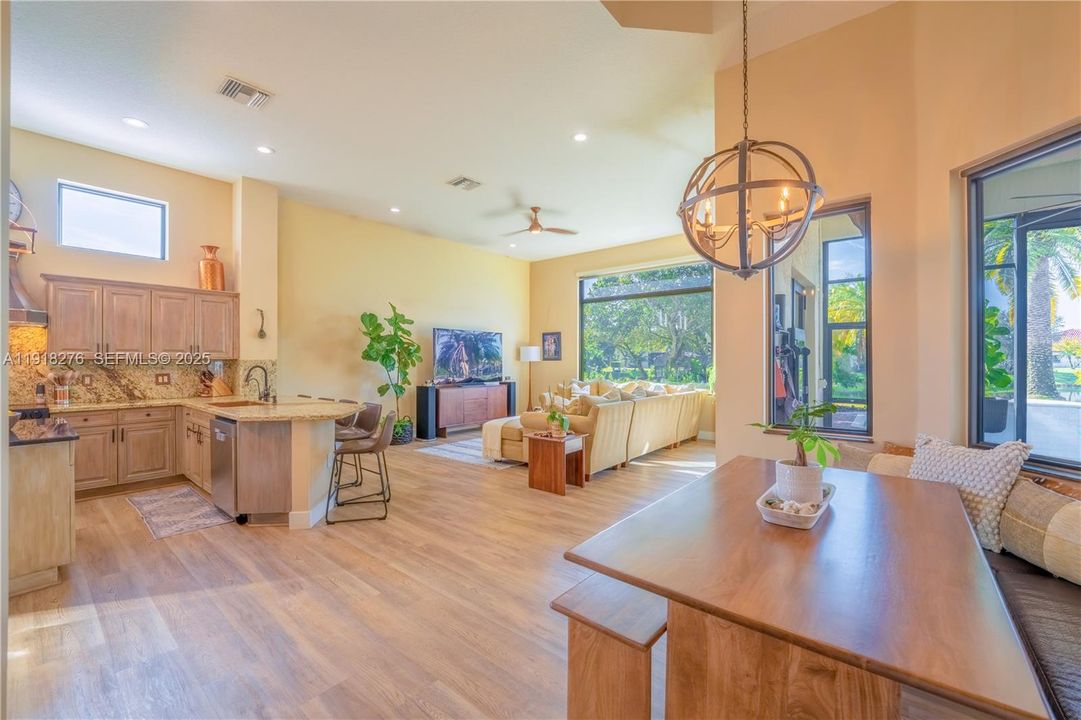 待售: $1,750,000 (4 贝兹, 3 浴室, 3060 平方英尺)