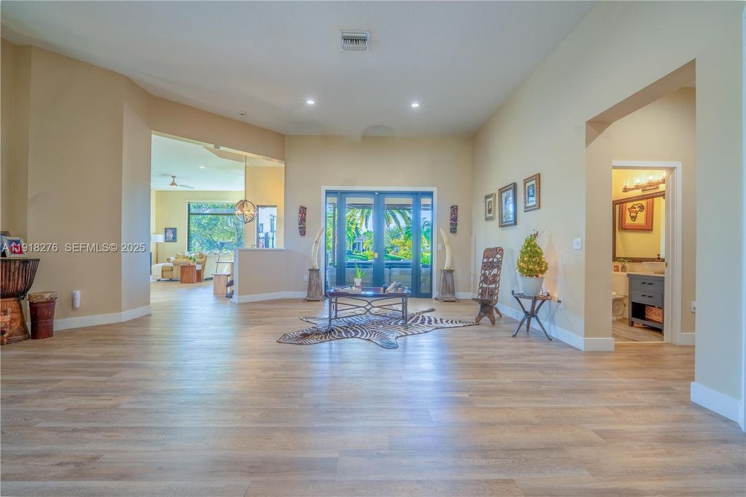 待售: $1,750,000 (4 贝兹, 3 浴室, 3060 平方英尺)