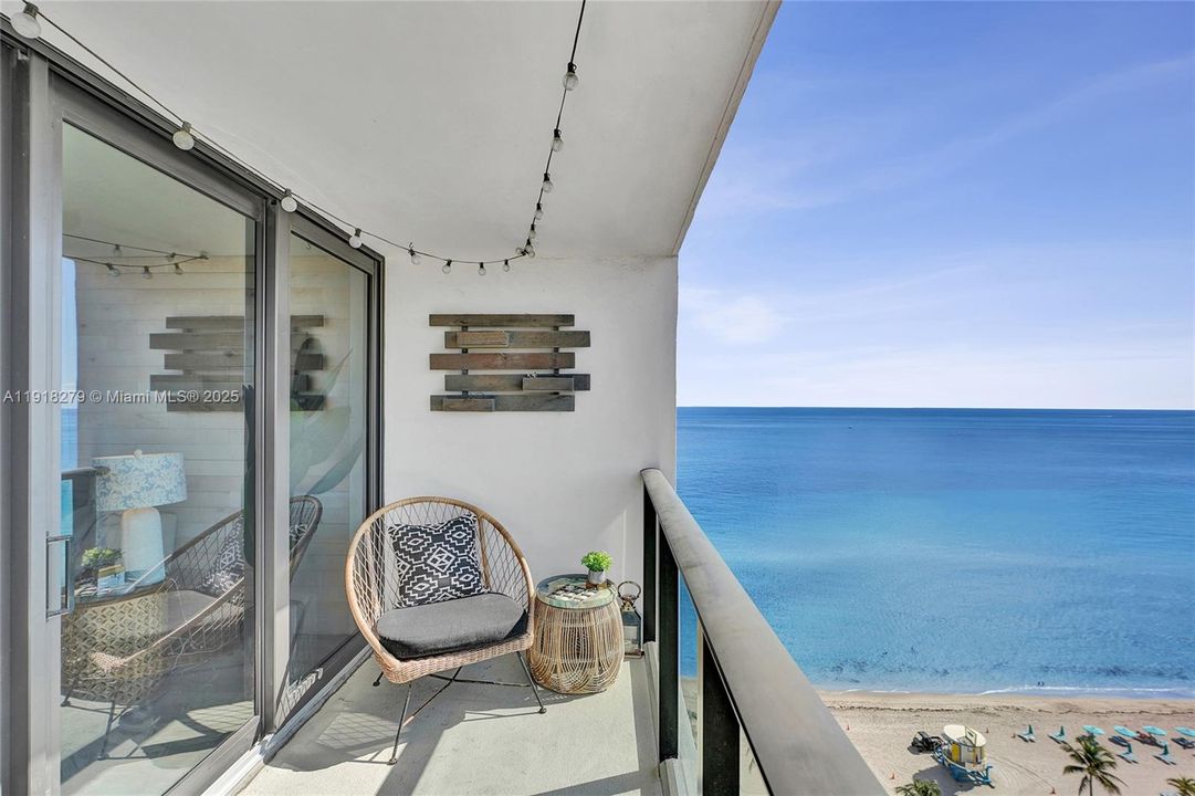 For Rent: $5,900 (2 beds, 2 baths, 1240 Square Feet)