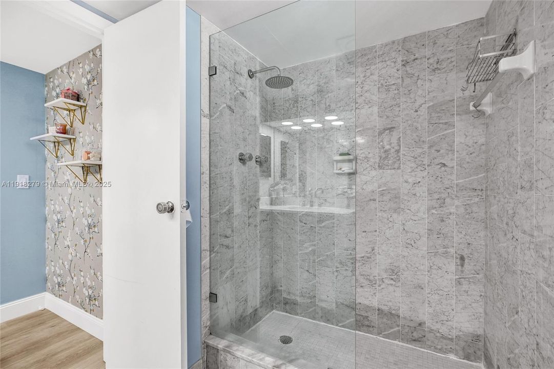 For Rent: $5,900 (2 beds, 2 baths, 1240 Square Feet)