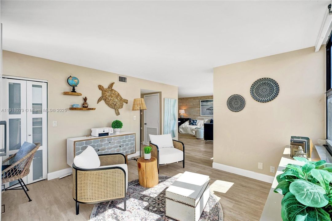 For Rent: $5,900 (2 beds, 2 baths, 1240 Square Feet)