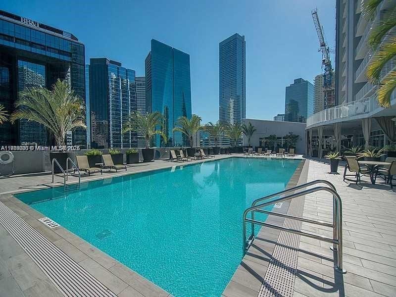 For Sale: $499,000 (2 beds, 2 baths, 1149 Square Feet)