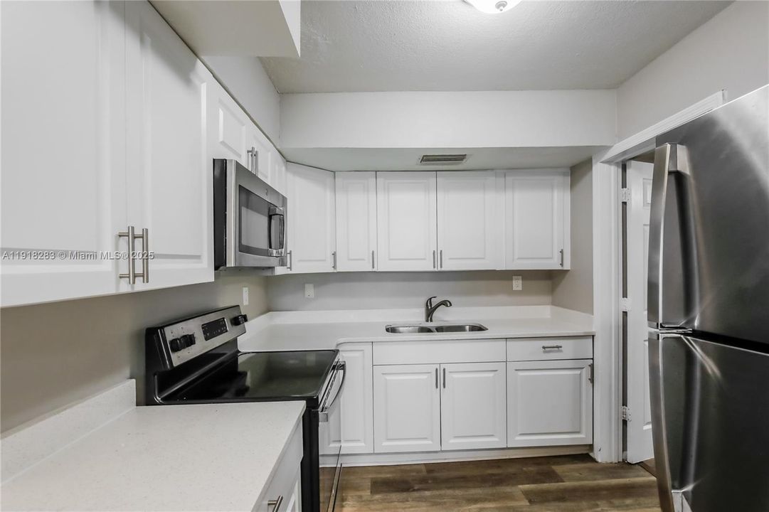 For Rent: $2,845 (3 beds, 2 baths, 1410 Square Feet)