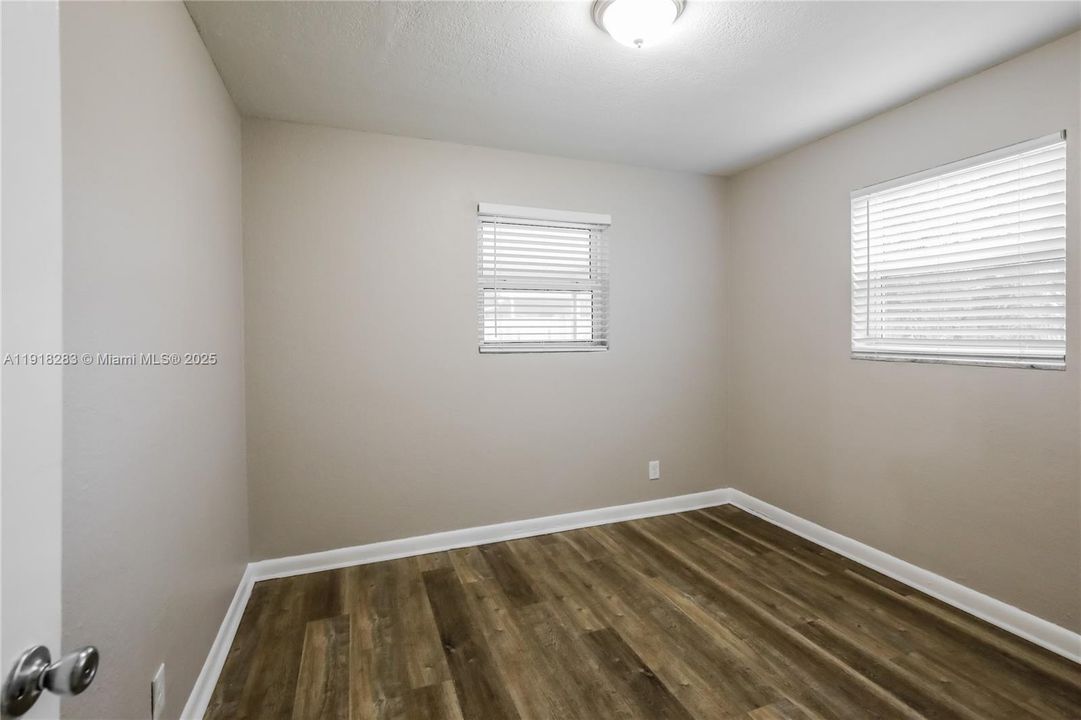 For Rent: $2,845 (3 beds, 2 baths, 1410 Square Feet)