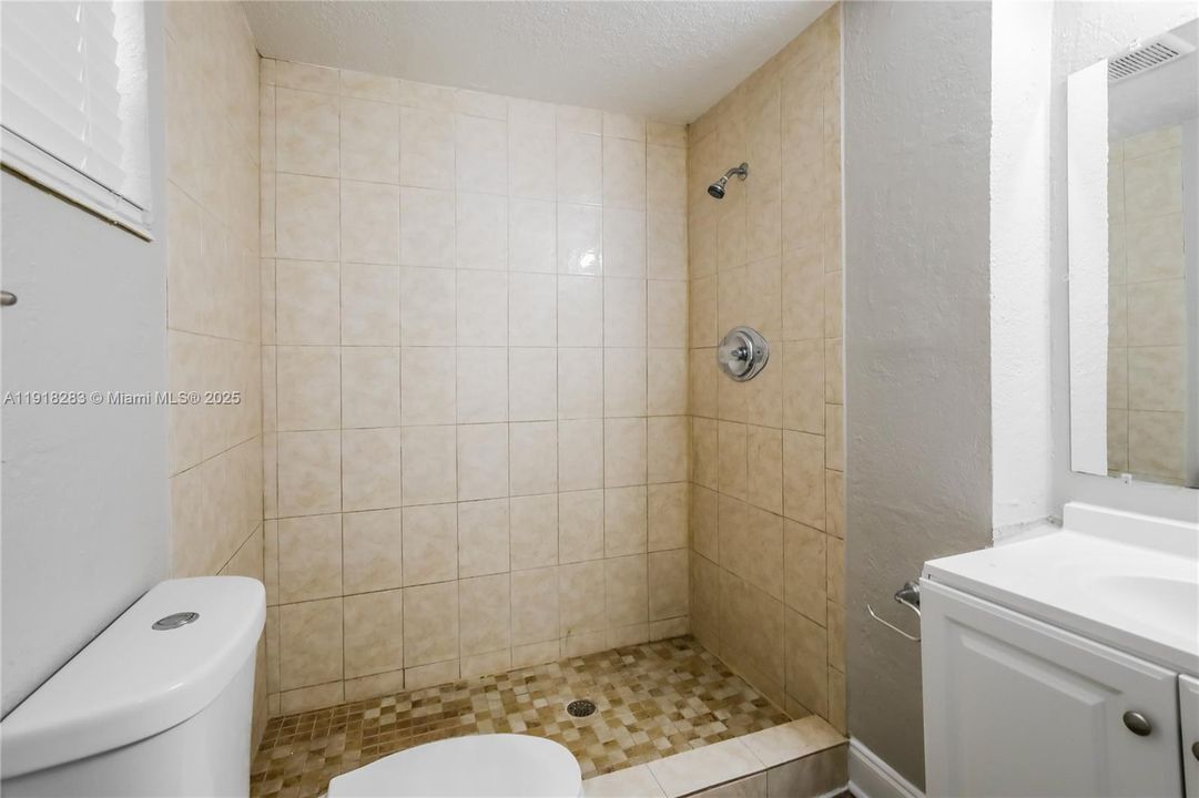 For Rent: $2,845 (3 beds, 2 baths, 1410 Square Feet)