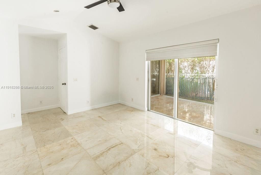 En Venta: $665,000 (3 camas, 2 baños, 1420 Pies cuadrados)