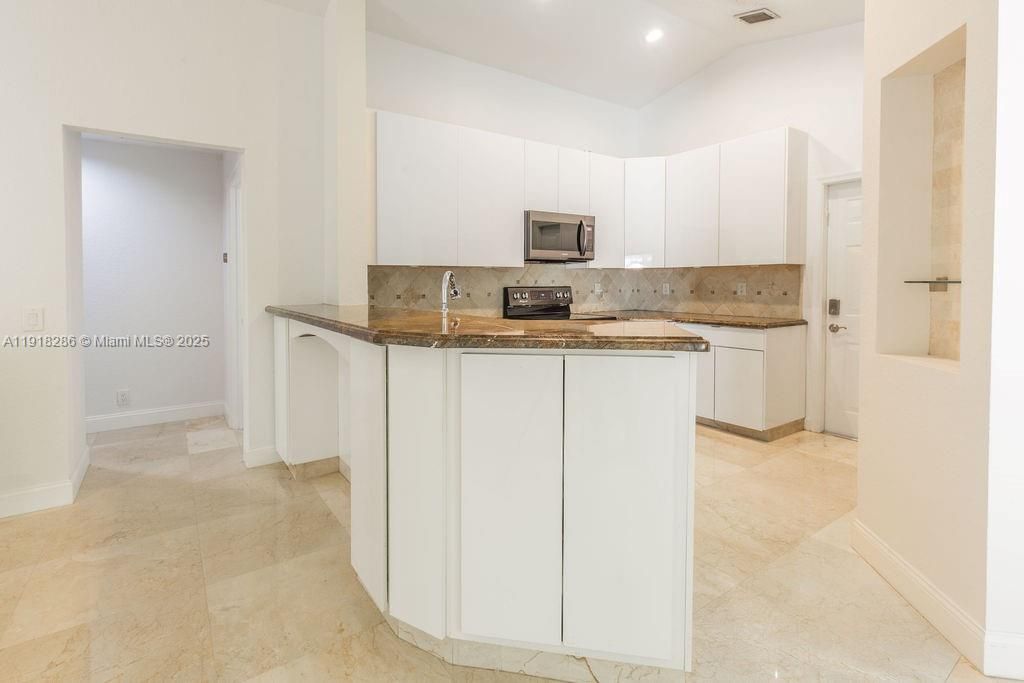 En Venta: $665,000 (3 camas, 2 baños, 1420 Pies cuadrados)