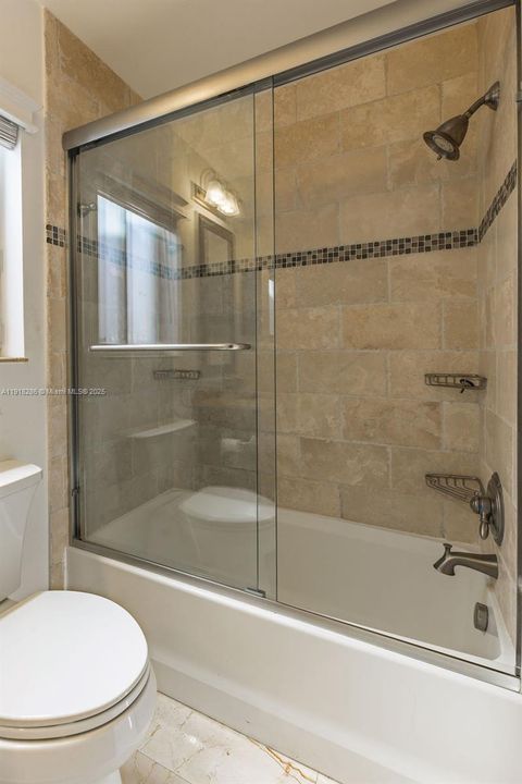 En Venta: $665,000 (3 camas, 2 baños, 1420 Pies cuadrados)