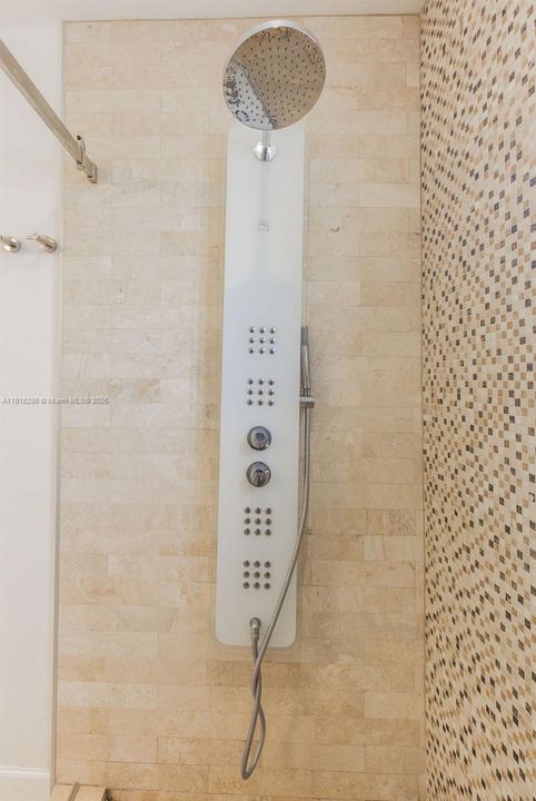 En Venta: $665,000 (3 camas, 2 baños, 1420 Pies cuadrados)