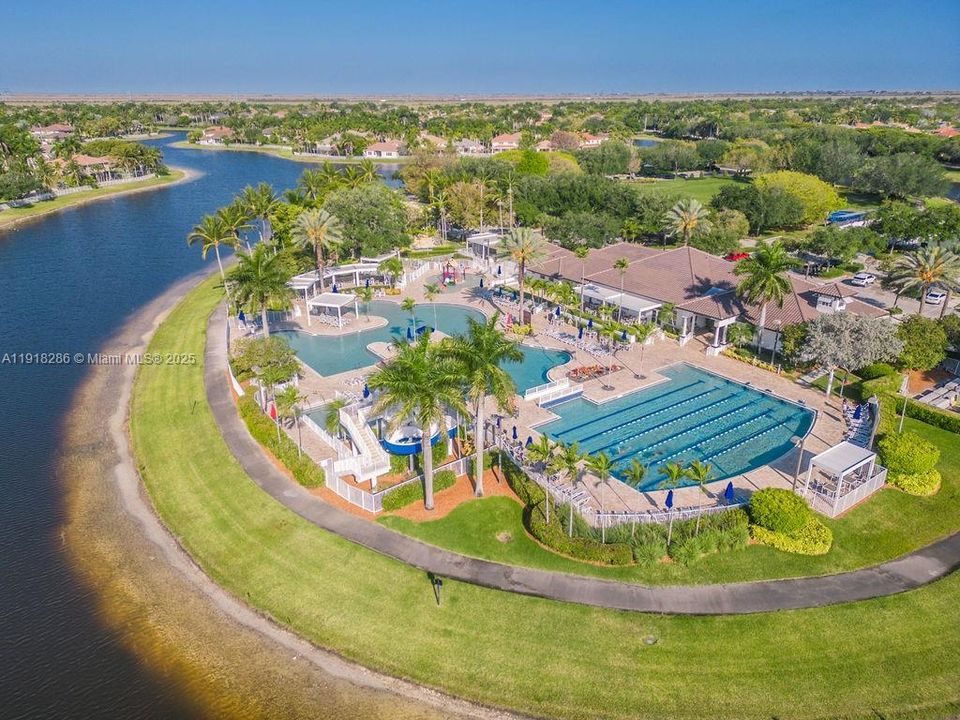 En Venta: $665,000 (3 camas, 2 baños, 1420 Pies cuadrados)