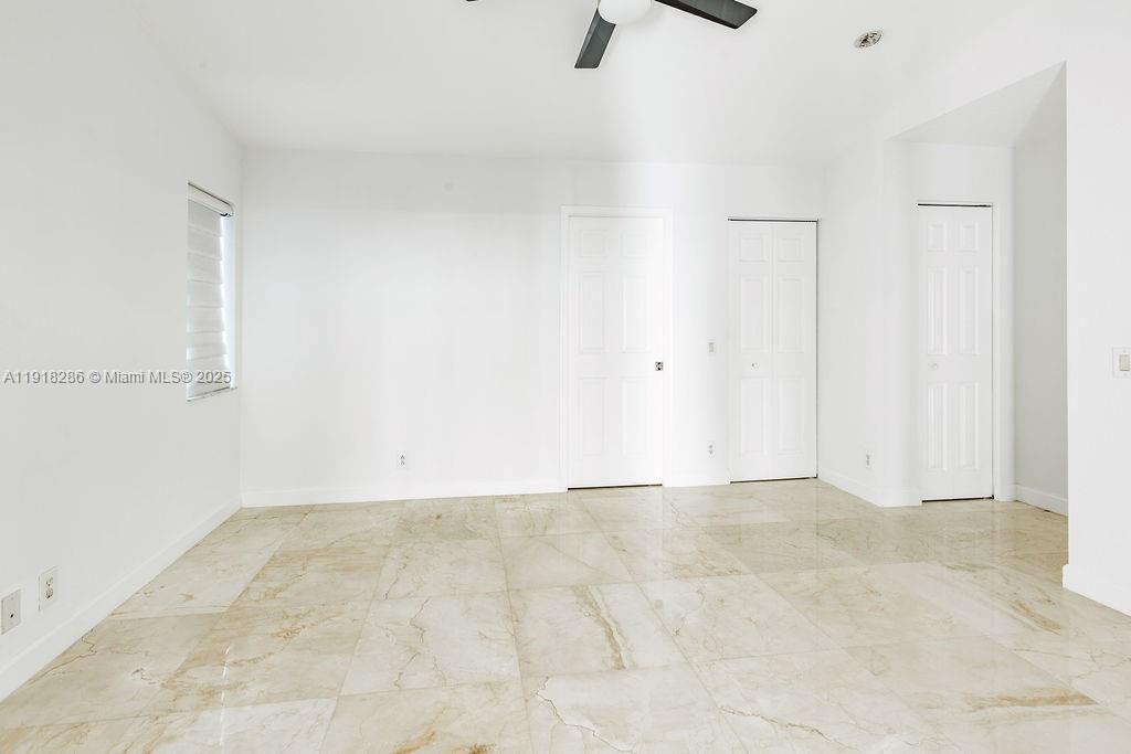 En Venta: $665,000 (3 camas, 2 baños, 1420 Pies cuadrados)