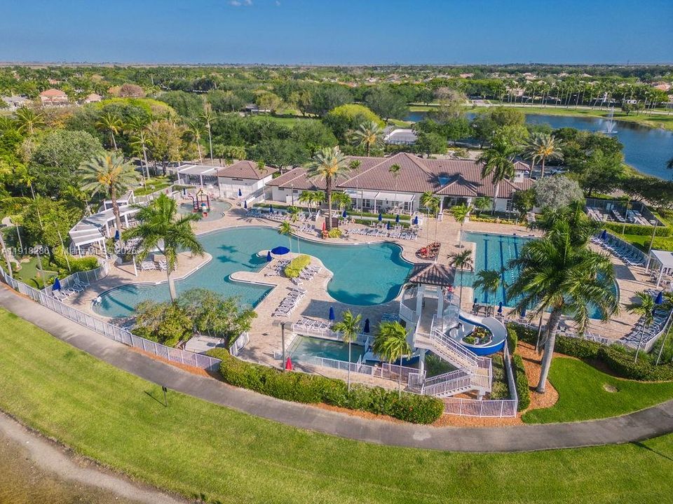 En Venta: $665,000 (3 camas, 2 baños, 1420 Pies cuadrados)