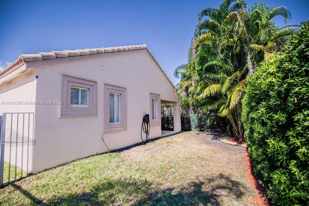 En Venta: $665,000 (3 camas, 2 baños, 1420 Pies cuadrados)