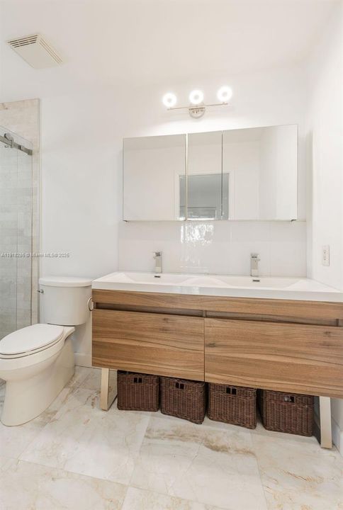 En Venta: $665,000 (3 camas, 2 baños, 1420 Pies cuadrados)