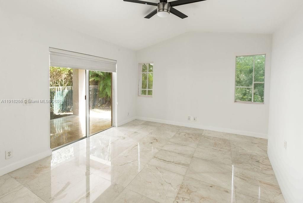 En Venta: $665,000 (3 camas, 2 baños, 1420 Pies cuadrados)