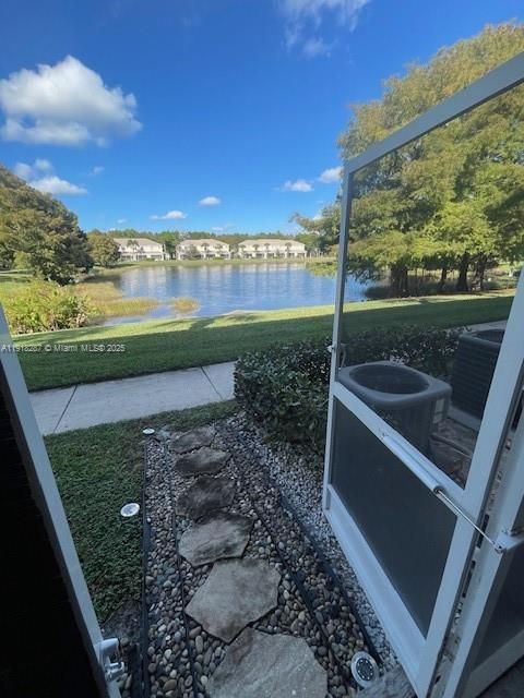 В аренду: $2,200 (2 спален, 2 ванн, 1008 Квадратных фут)