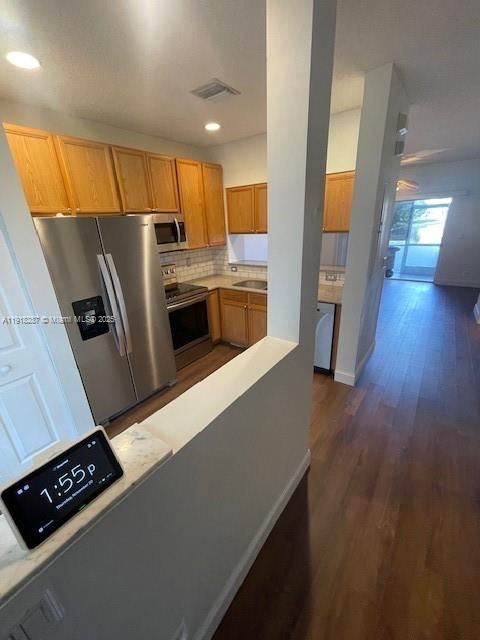 В аренду: $2,200 (2 спален, 2 ванн, 1008 Квадратных фут)