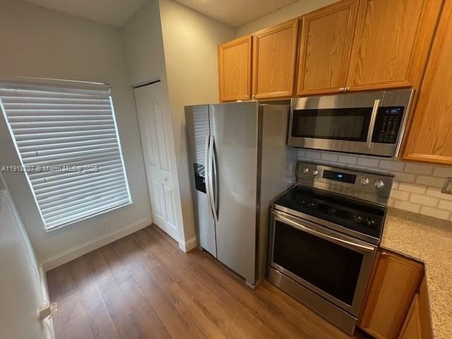 В аренду: $2,200 (2 спален, 2 ванн, 1008 Квадратных фут)