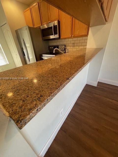 В аренду: $2,200 (2 спален, 2 ванн, 1008 Квадратных фут)