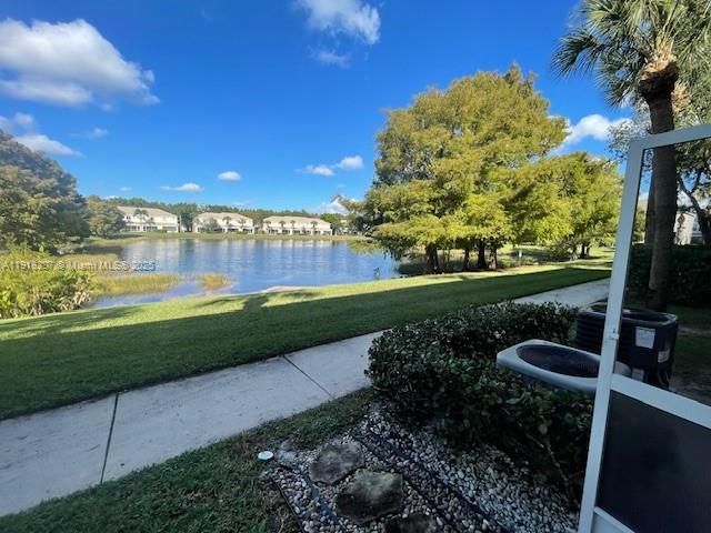 В аренду: $2,200 (2 спален, 2 ванн, 1008 Квадратных фут)