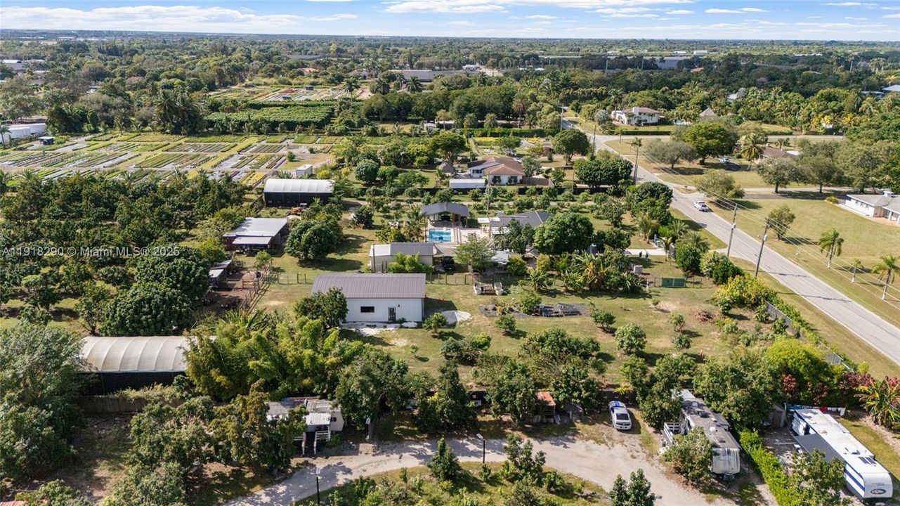 待售: $450,000 (1.25 acres)