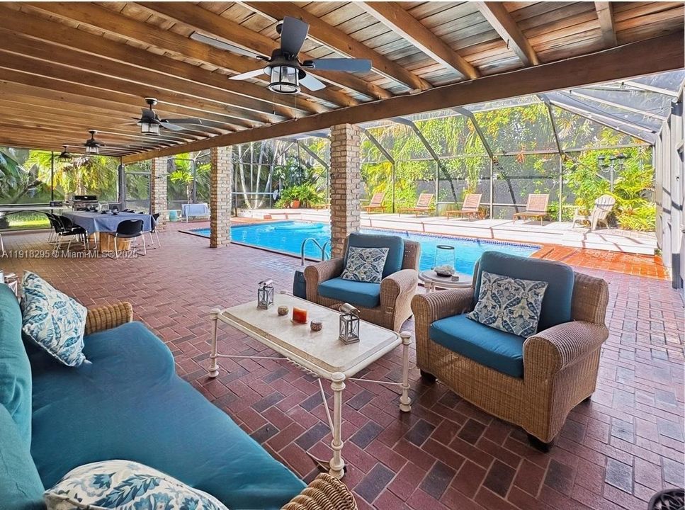 For Sale: $1,699,000 (5 beds, 3 baths, 2551 Square Feet)